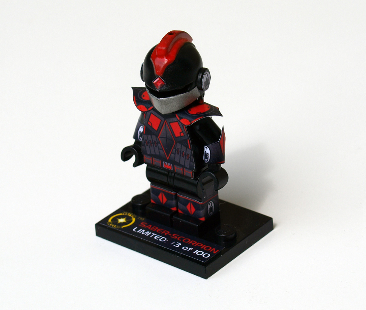 Custom LEGO Minifigure: Saber-Scorpion Enomeg